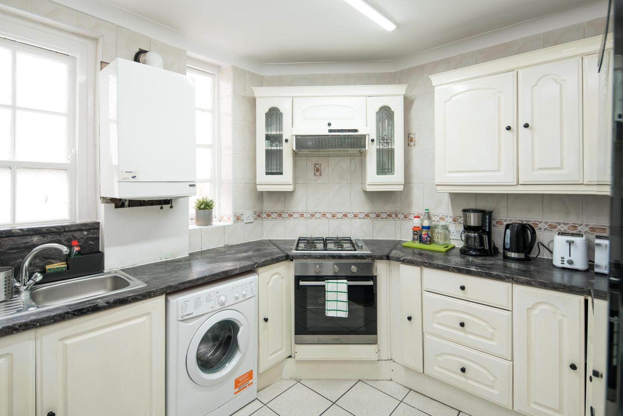 Gjestgiverier Private Double Shared Bathroom Near Centre *