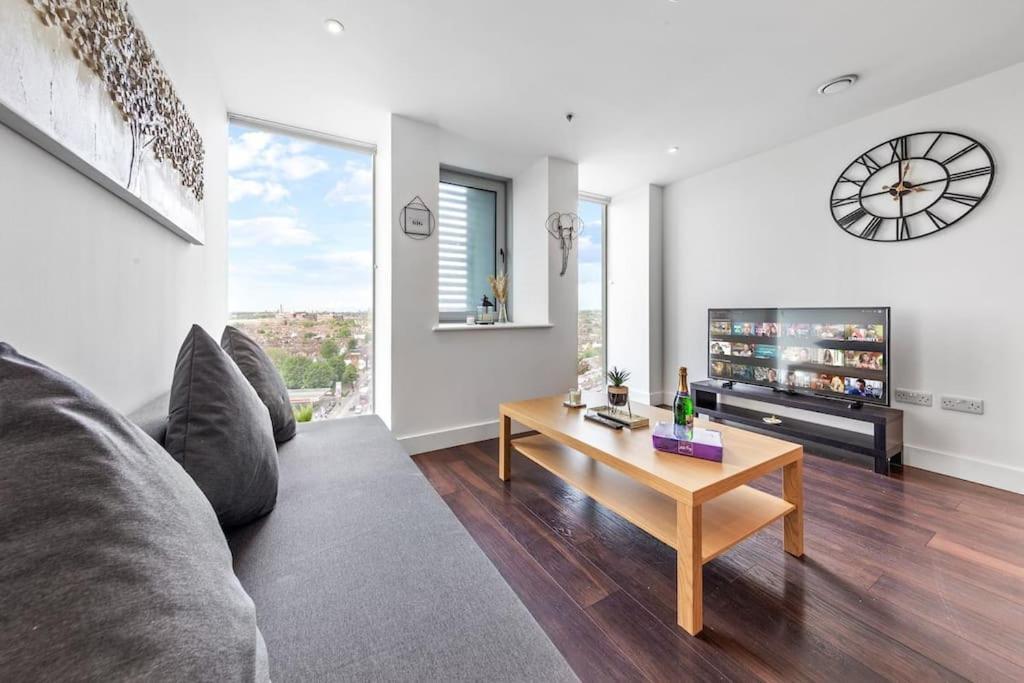 Sleep 7 20 Mins From Waterloo Bp65 Apartment London
