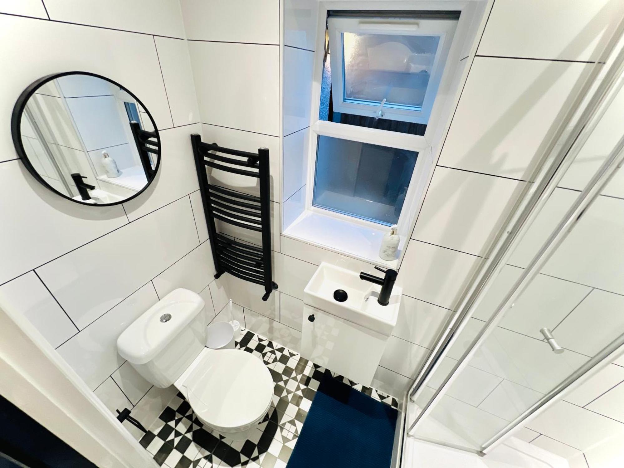 Gasthof 61 Studio, Ideal For Tourists High Recommend!!! London