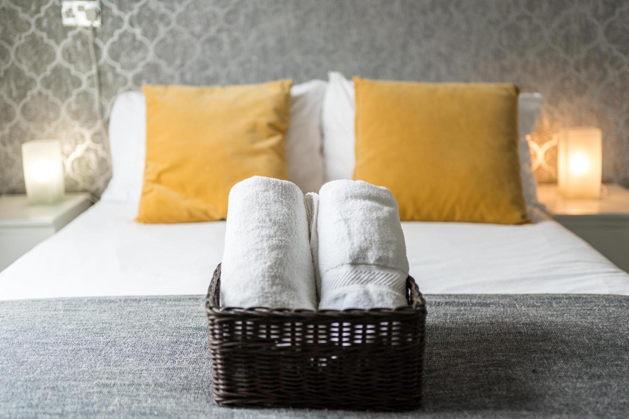 Private Double Shared Bathroom Near Centre Gjestgiverier London