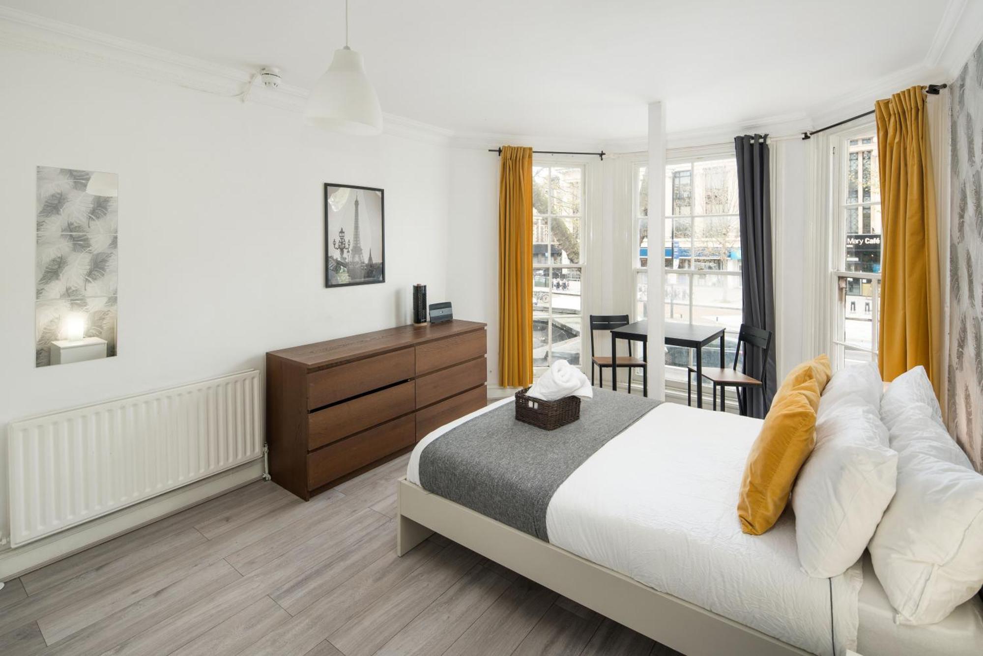 Gjestgiverier Private Double Shared Bathroom Near Centre London
