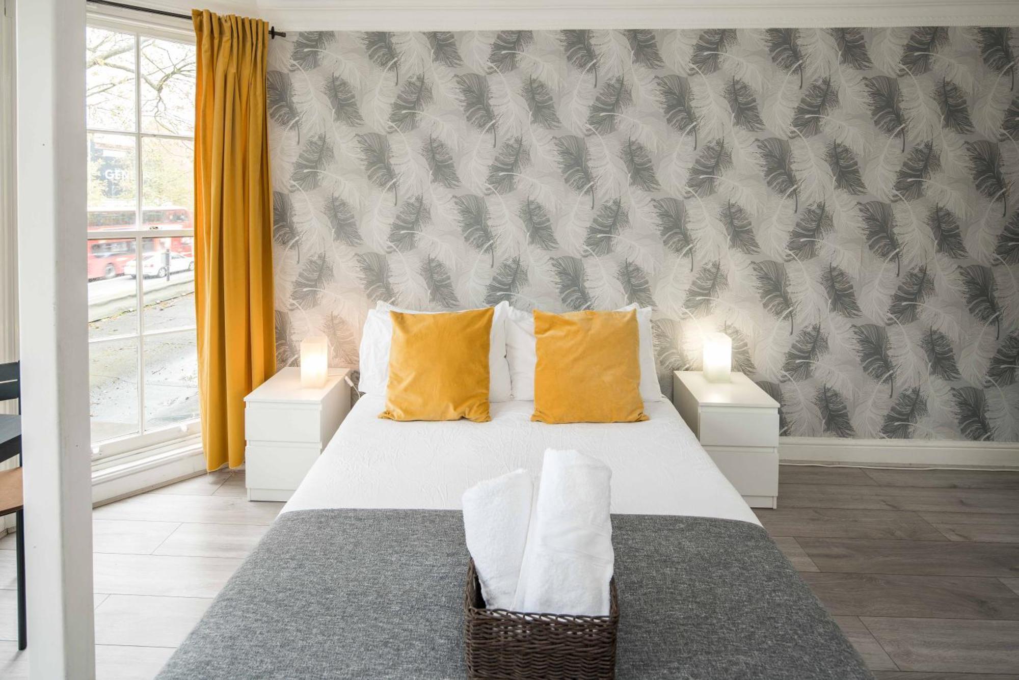 Private Double Shared Bathroom Near Centre Gjestgiverier London