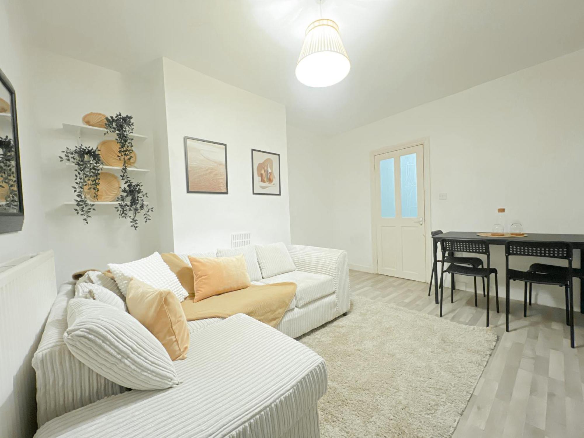 Urban Oasis With Private Garden Apartment