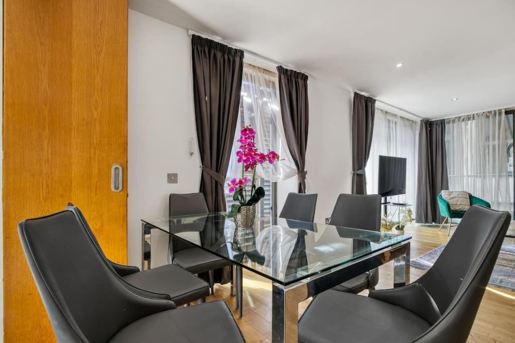 3 Bdr & 2 Bathroom In Bond Street- Central * London