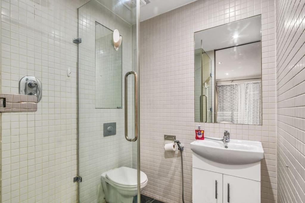 Apartment 3 Bdr & 2 Bathroom In Bond Street- Central *