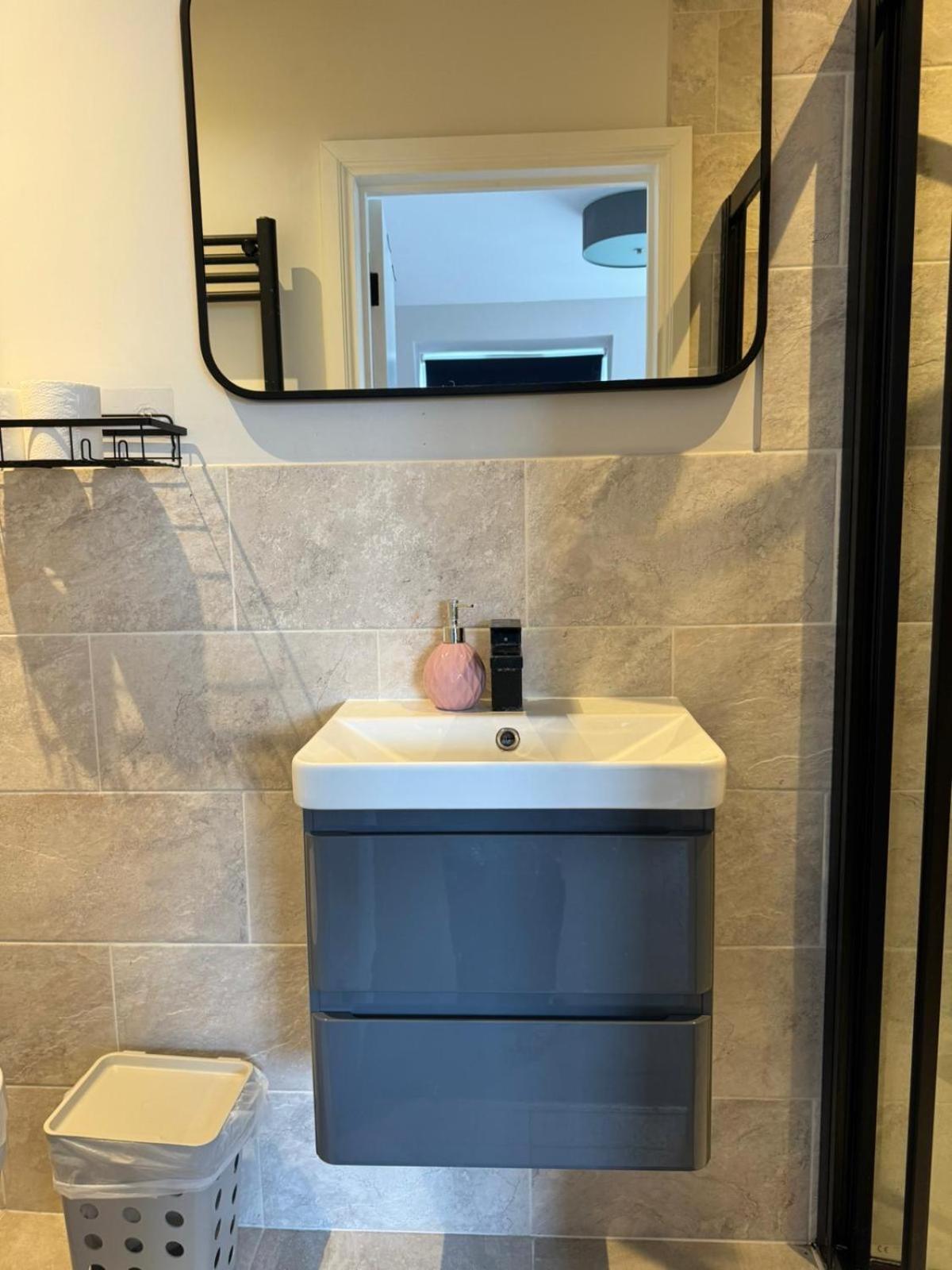 Apartment Kensington Place London
