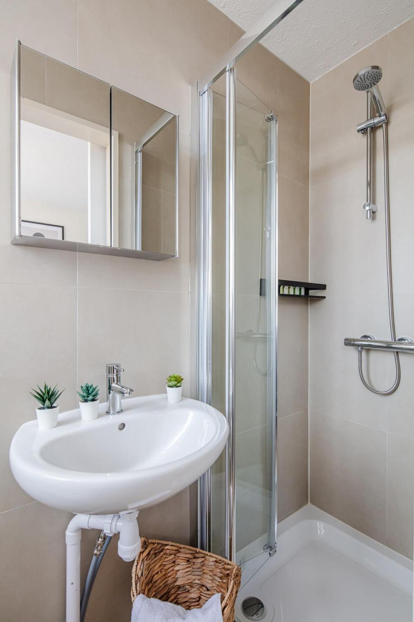 River Thames & Tate Britain - 4br With Patio - Cityapartmentstay Apartment London