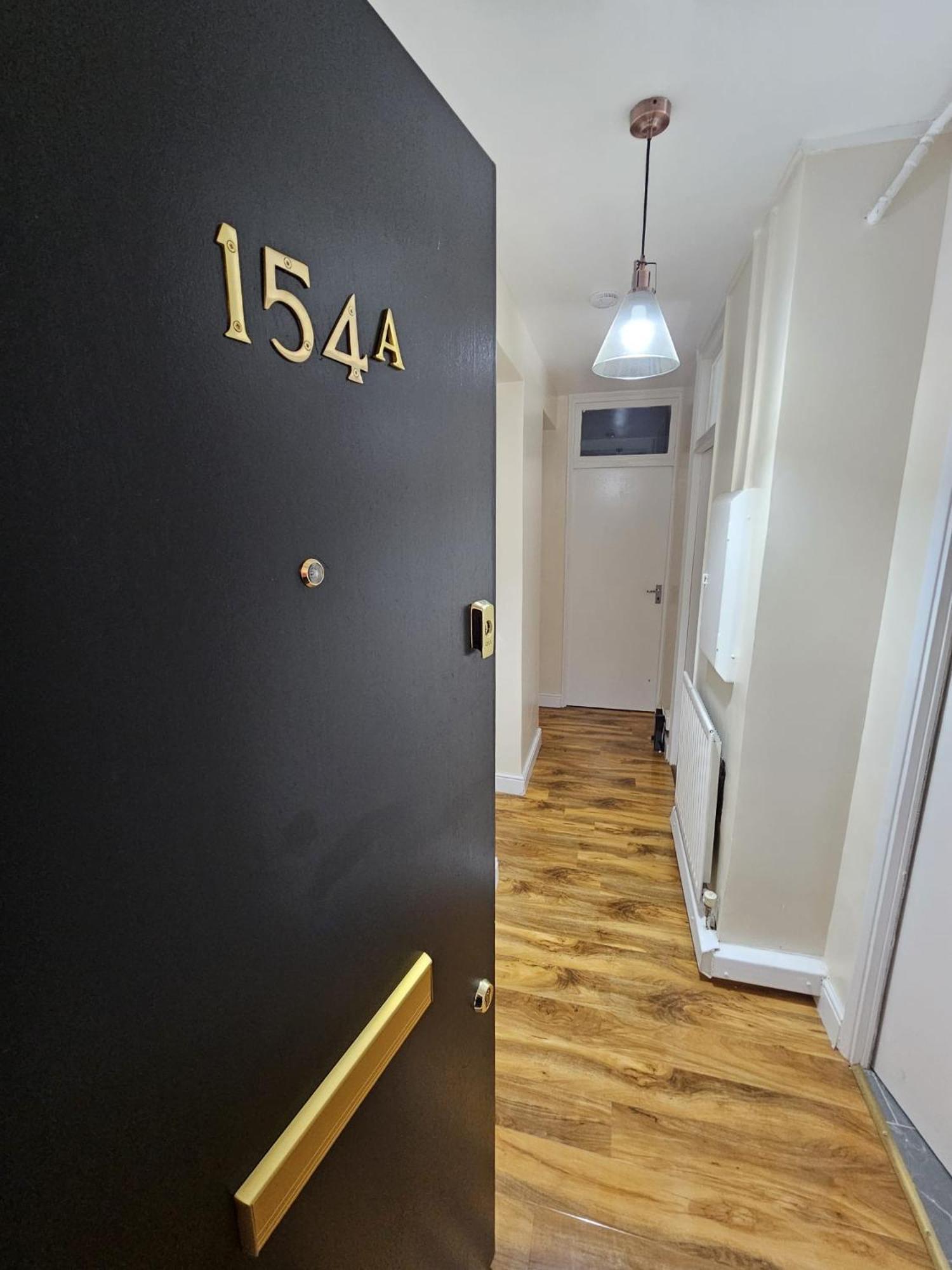 Apartment Newly Decorated 2 Bedroom Flat In South East London