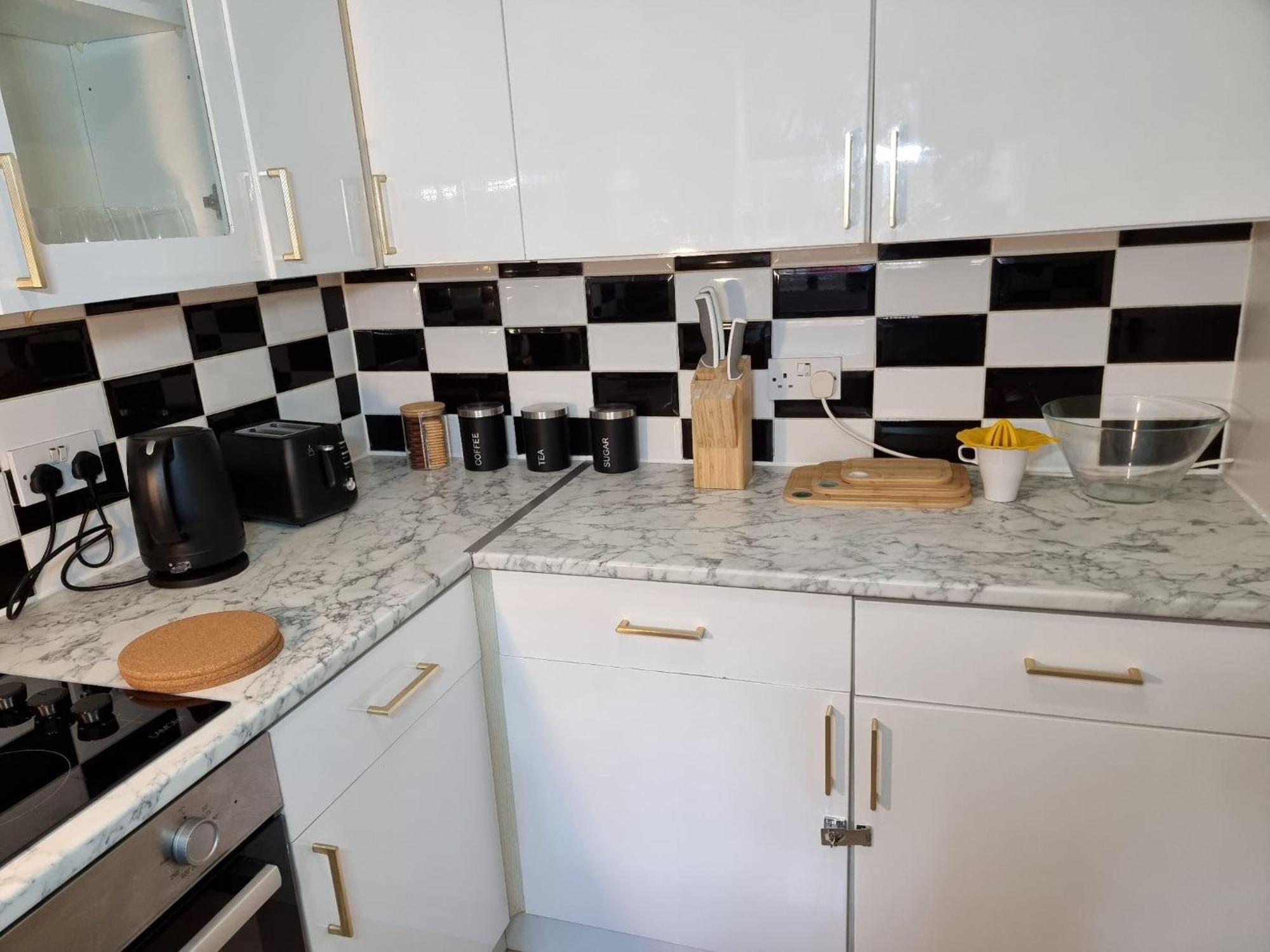 Century House Luxury Apartment *