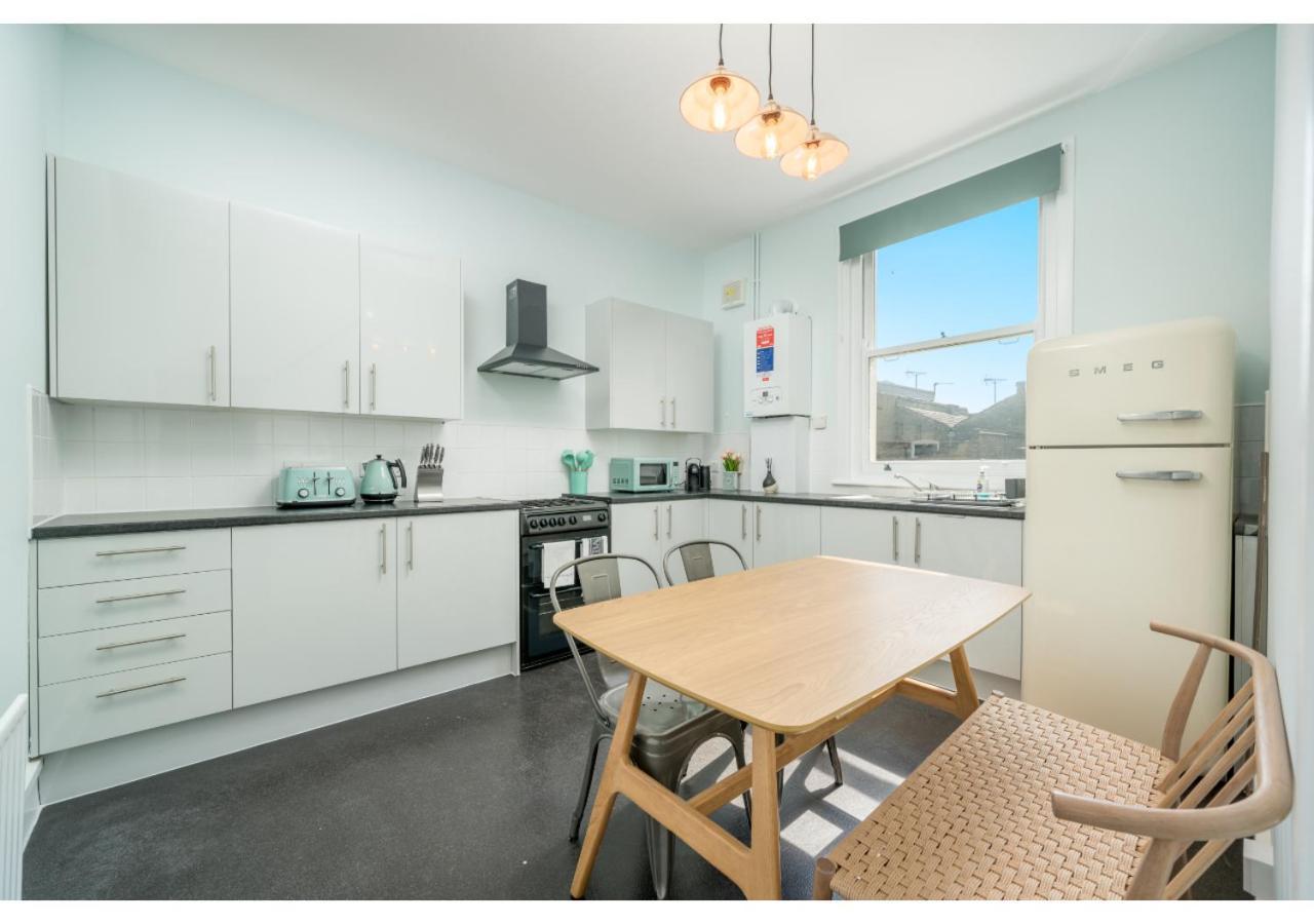 Apartment Joivy Splendid Townhouse Flat With Backyard