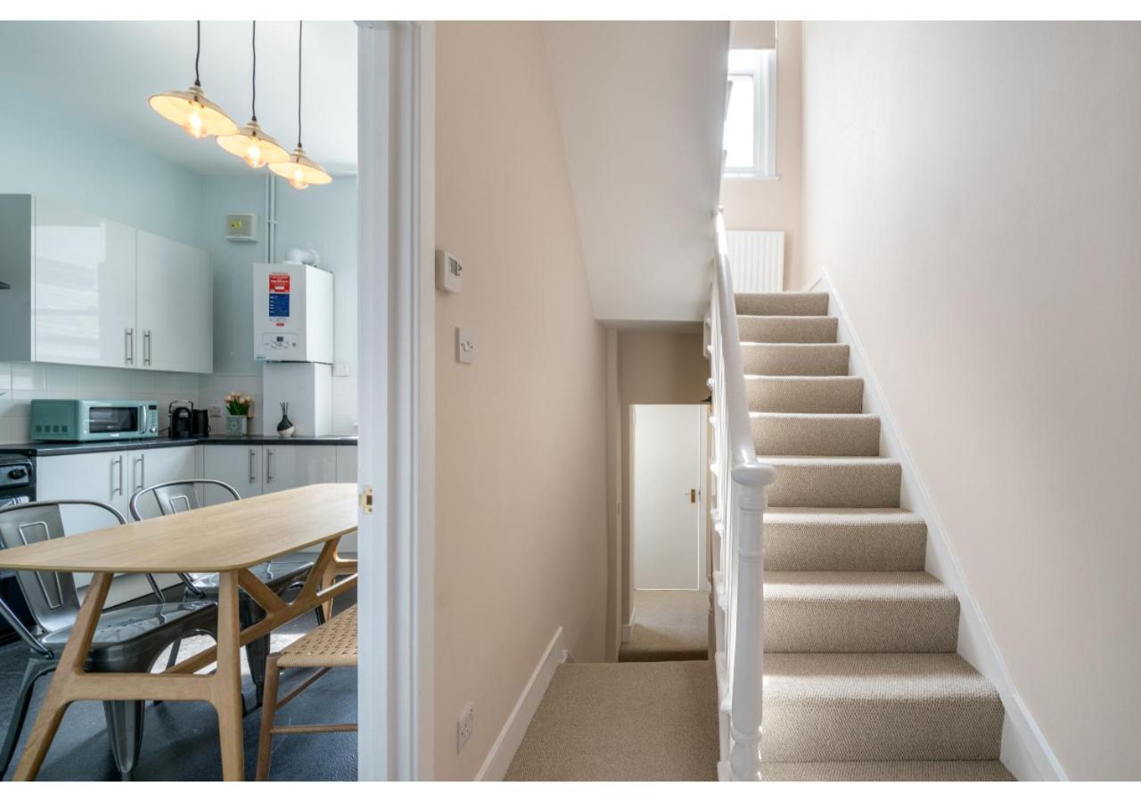Apartment Joivy Splendid Townhouse Flat With Backyard London
