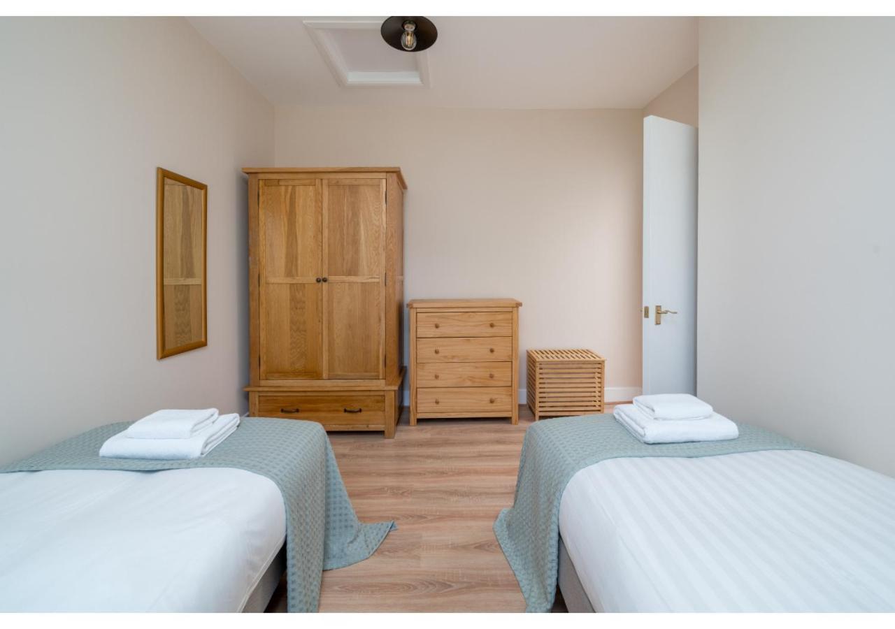 Joivy Splendid Townhouse Flat With Backyard Apartment *