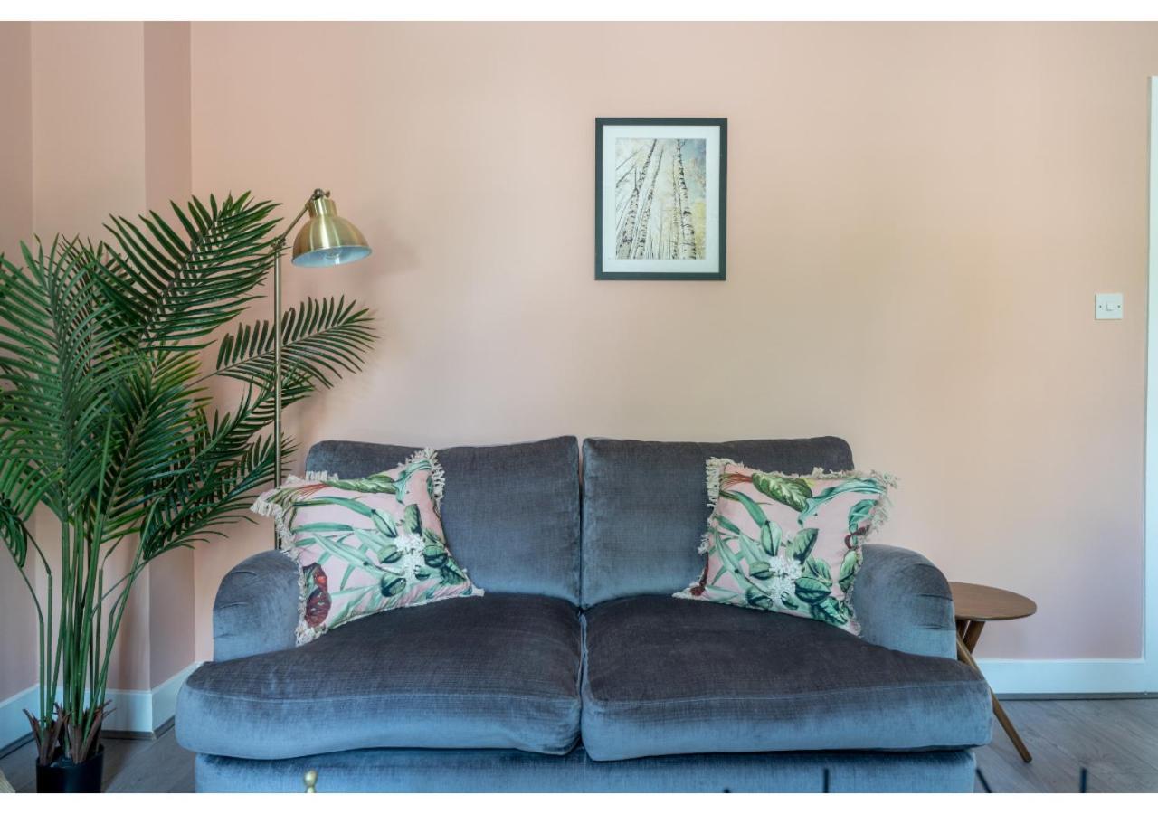 Joivy Splendid Townhouse Flat With Backyard London