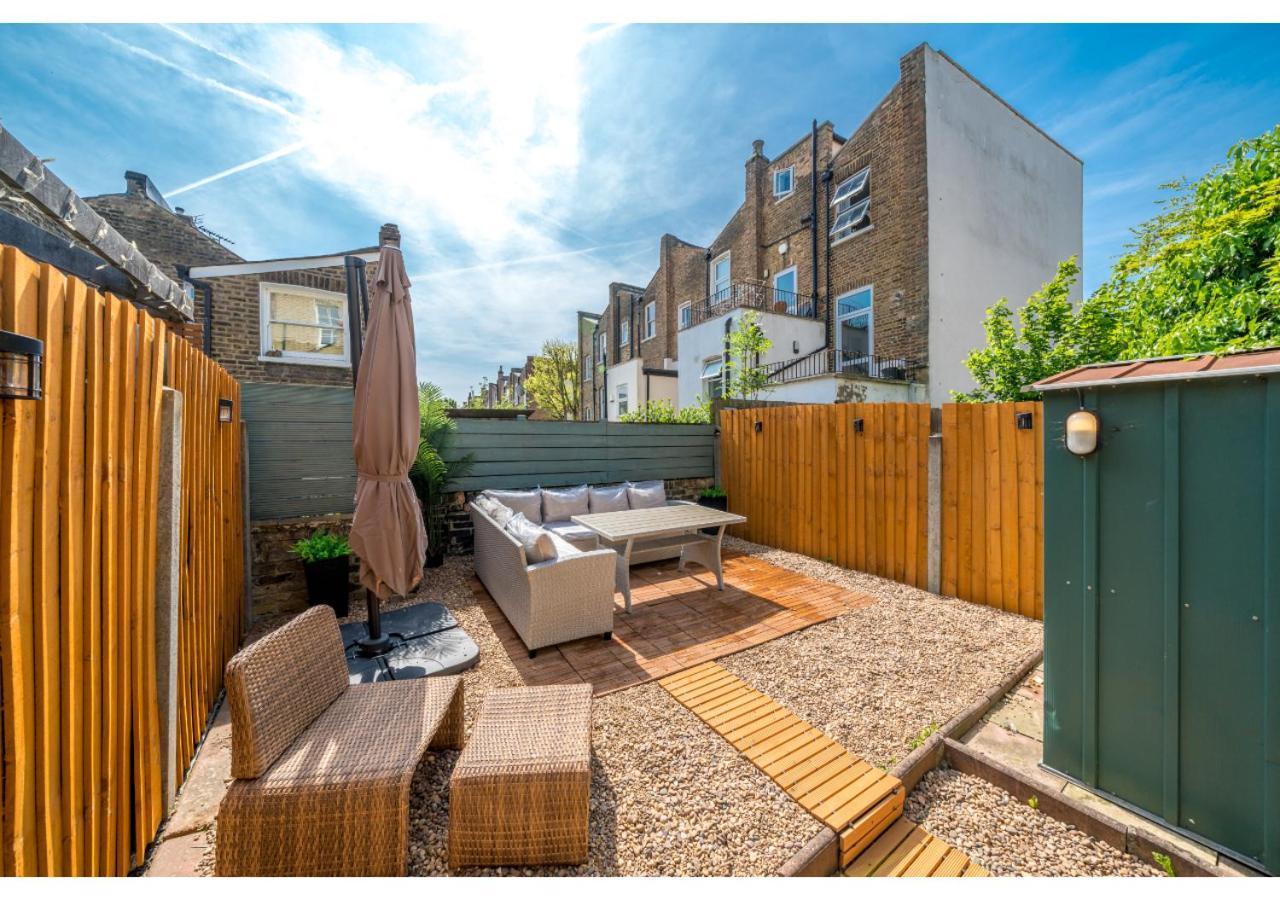 Joivy Splendid Townhouse Flat With Backyard