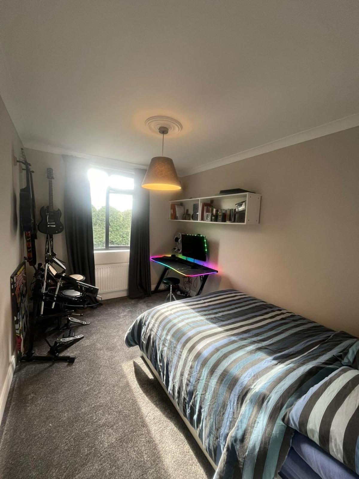 Three Bedroom Family With Garden In Walthamstow Сasa de vacaciones