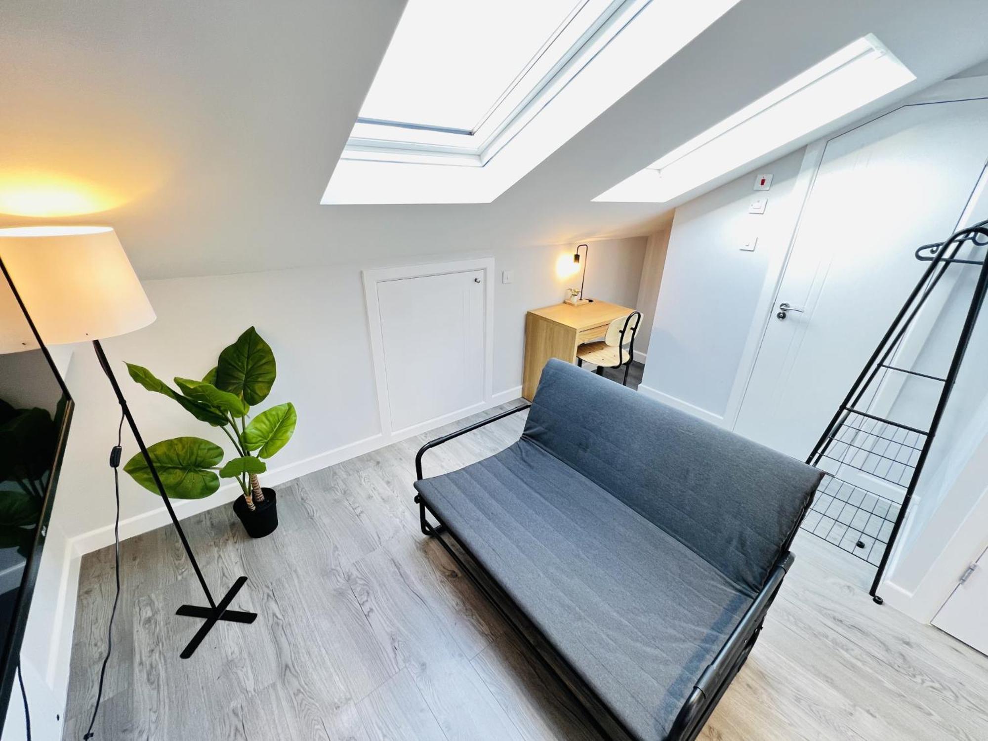 Battersea By Sleepy Apartment London