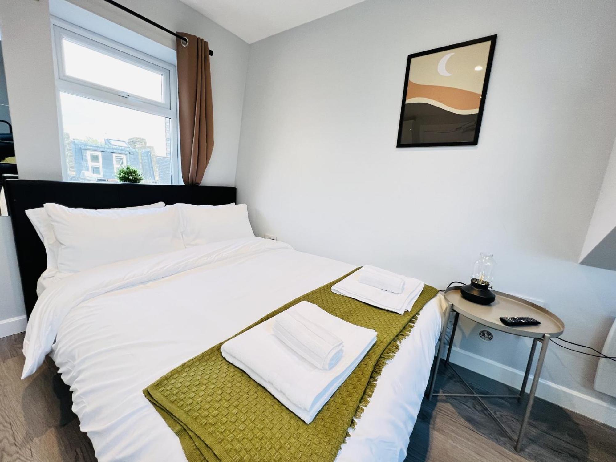 Battersea By Sleepy Apartment London