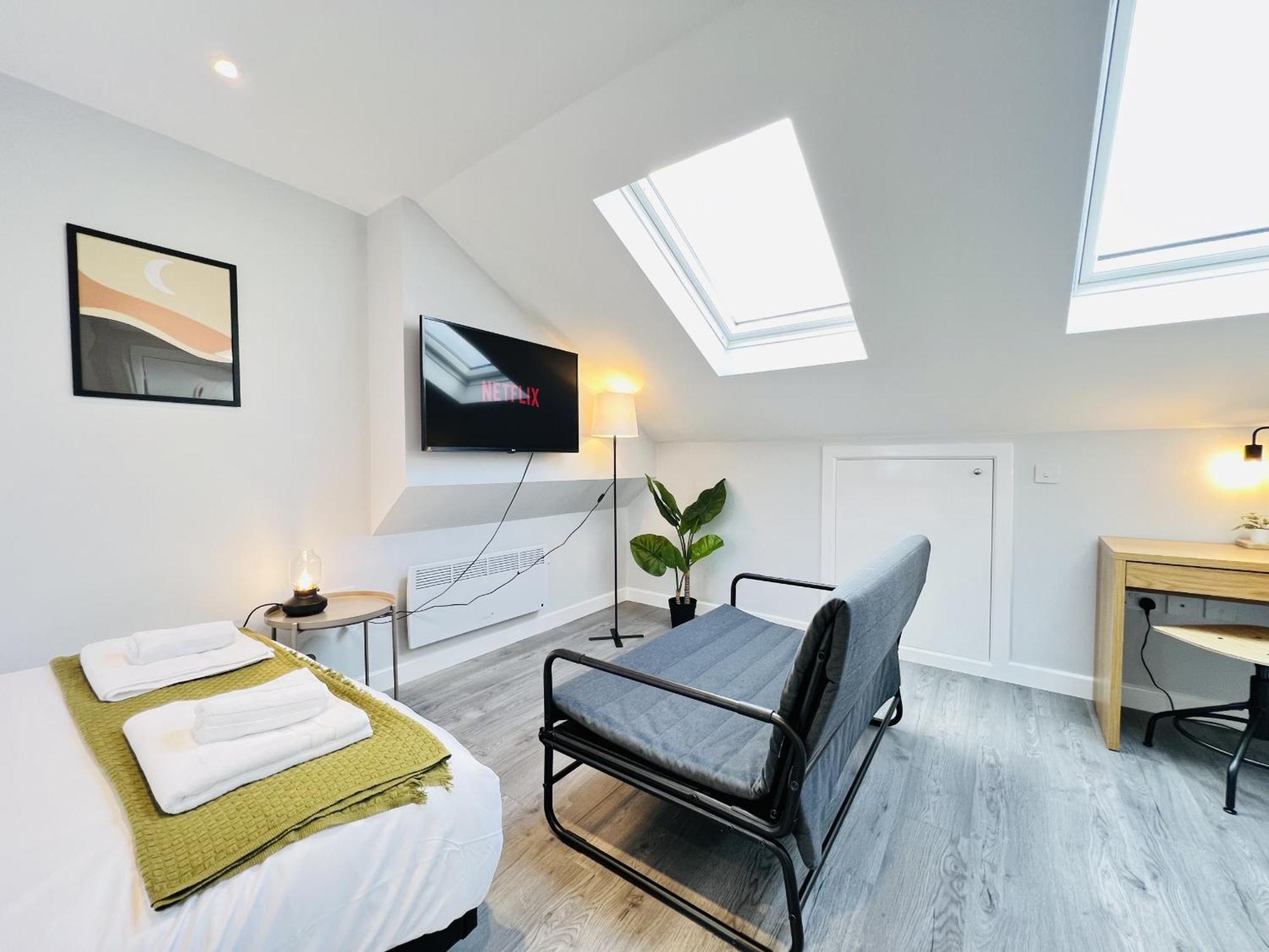 Battersea By Sleepy Apartment London