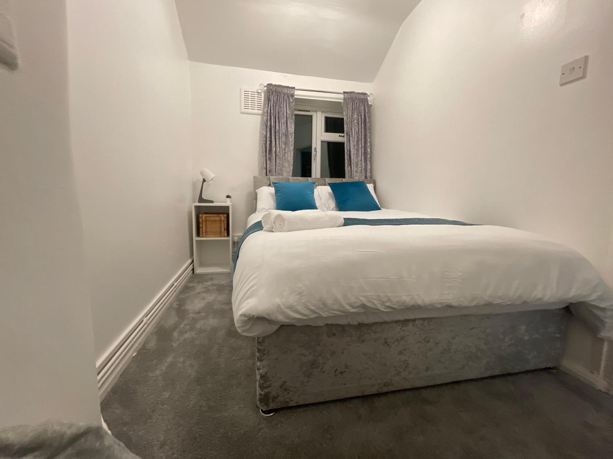 Tooting - Cosy 2 Bedroom House With Garden, 5 Mins Walk To Tube Station Londen