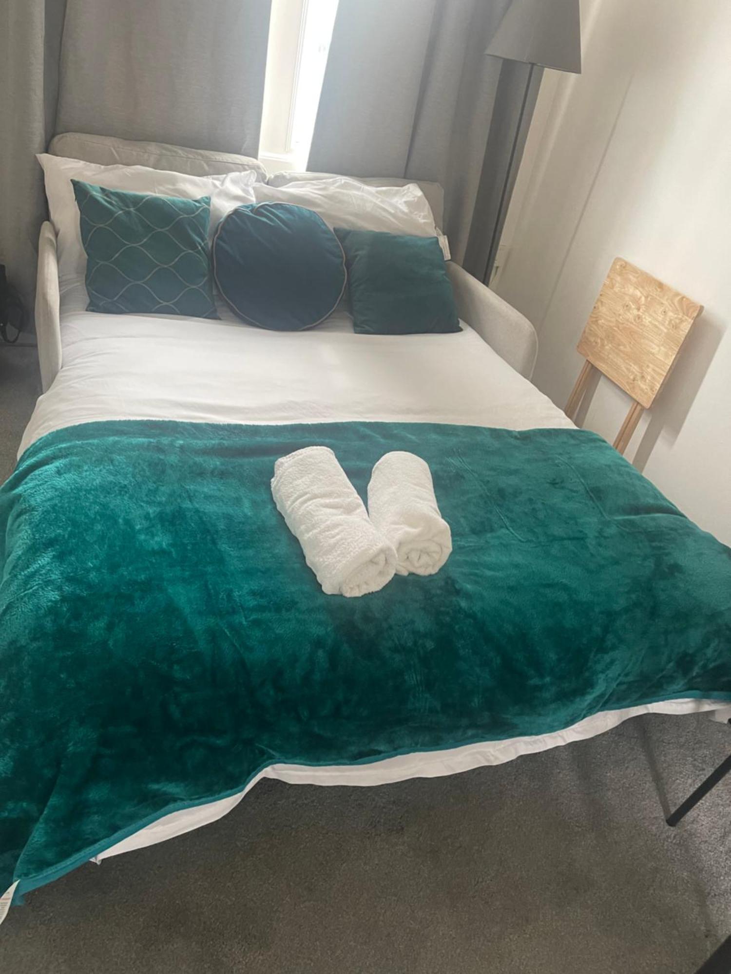 Tooting - Cosy 2 Bedroom House With Garden, 5 Mins Walk To Tube Station Vakantiehuis