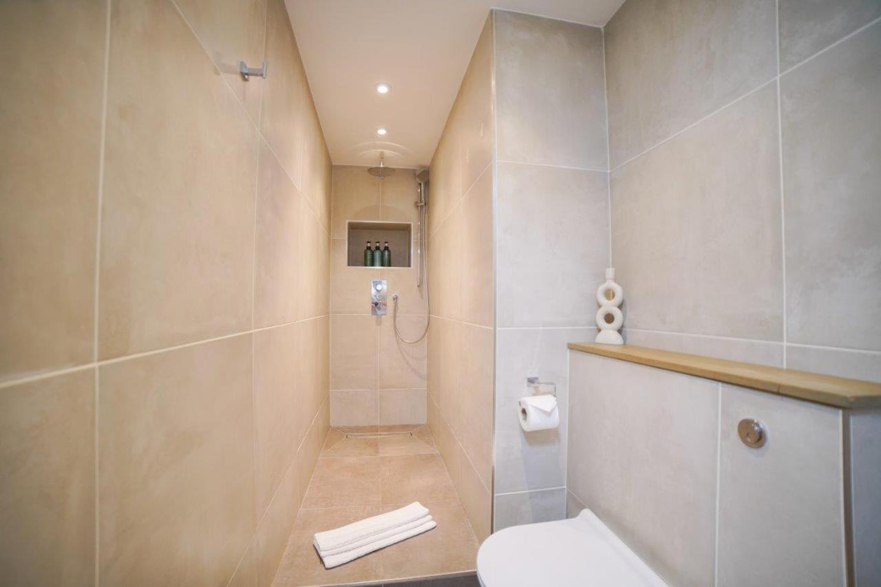 A Superb In South Kensington's *