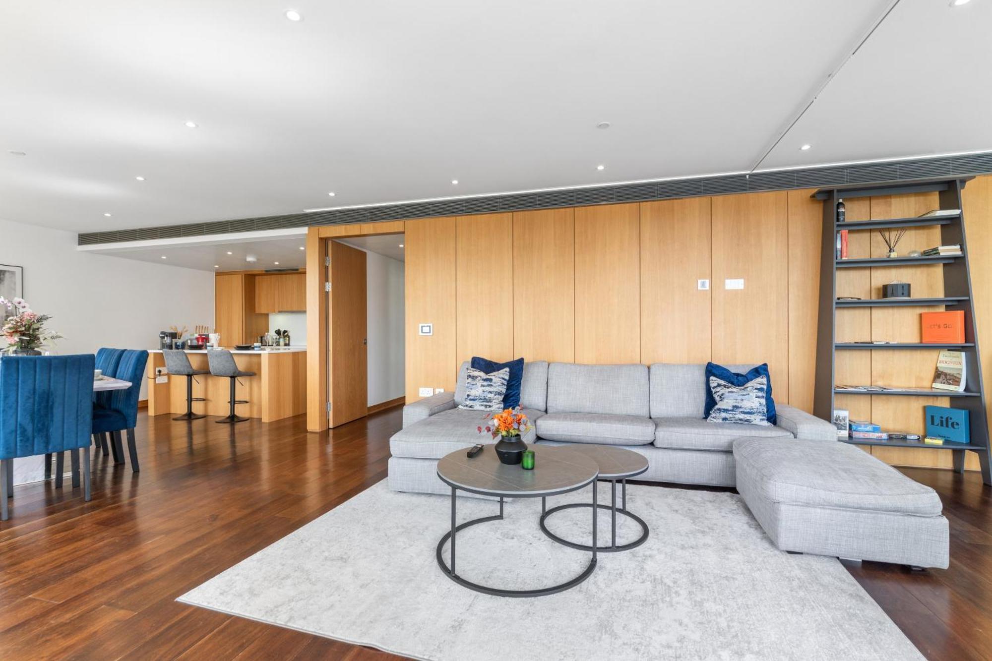 Apartment 3bed 3bath With 2xbalconies In London