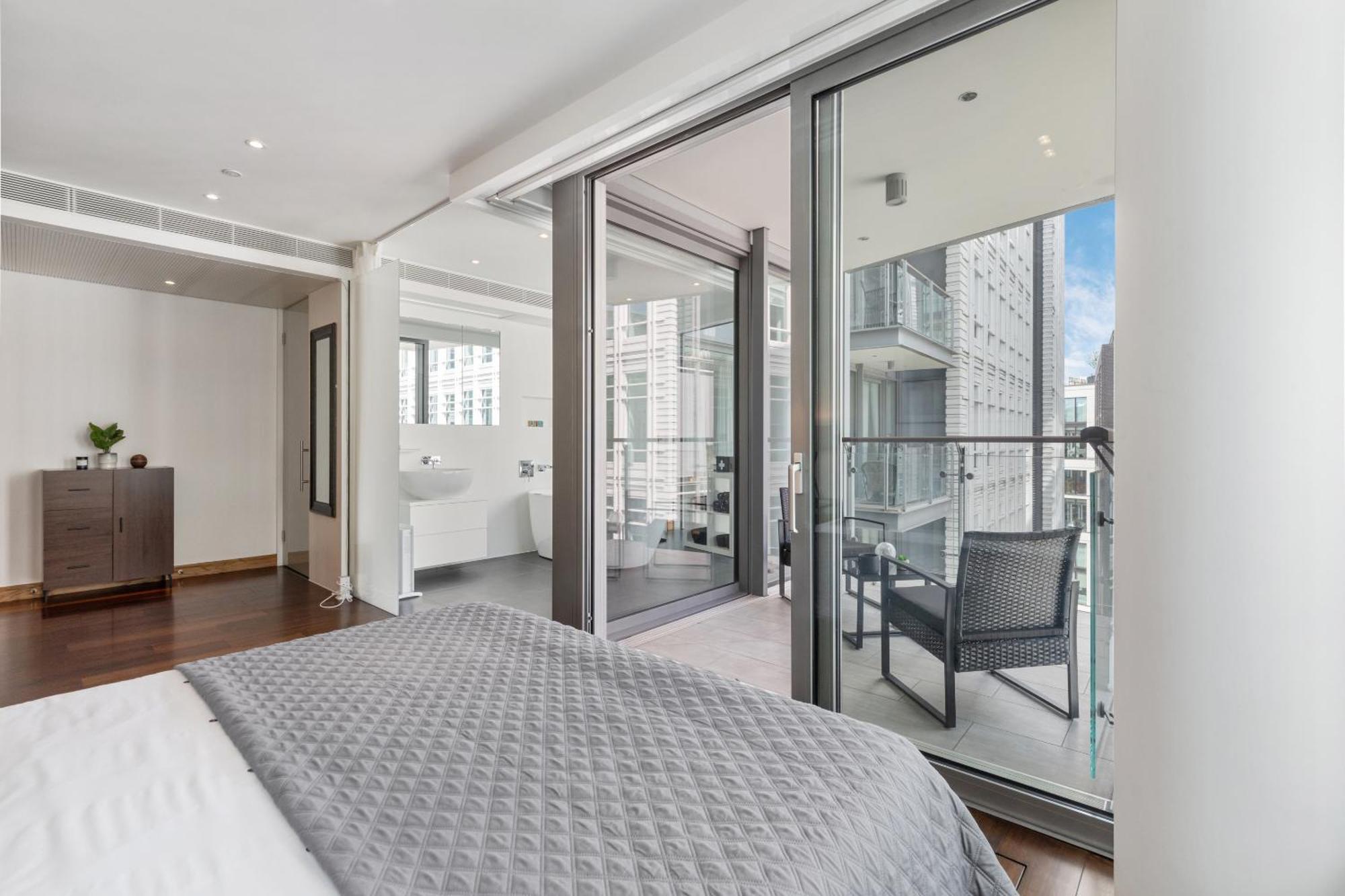 Leilighet 3bed 3bath With 2xbalconies In London