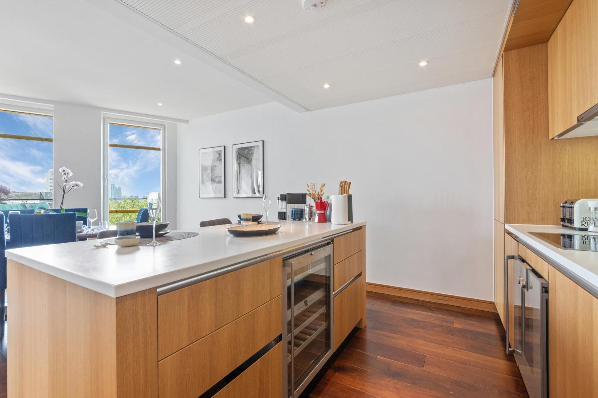 3bed 3bath With 2xbalconies In