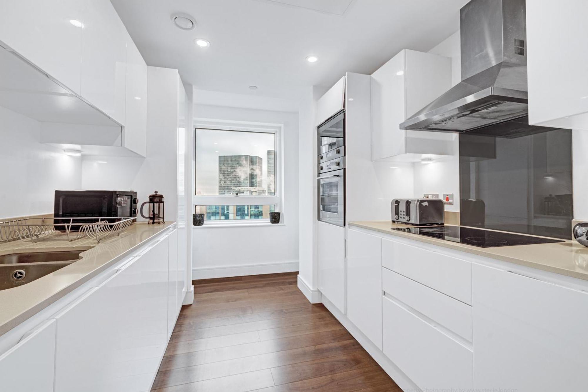 Modern Two Bed Serviced In Canary Wharf - Perfect For Long Stay, Business, Leisure And Relocations London