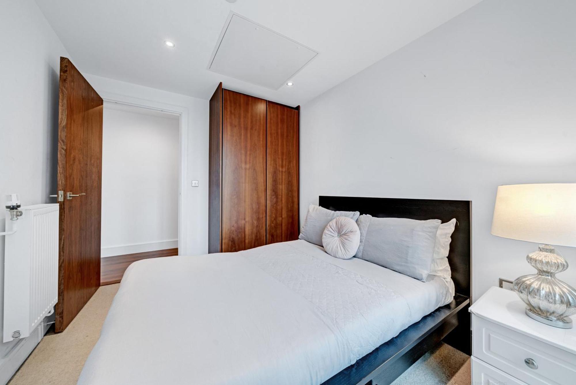 Modern Two Bed Serviced In Canary Wharf - Perfect For Long Stay, Business, Leisure And Relocations London