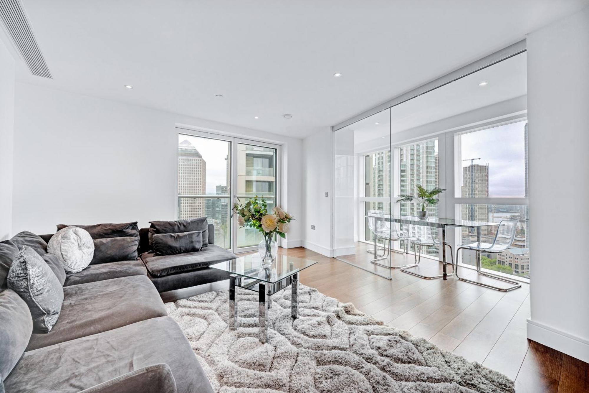 Modern Two Bed Serviced In Canary Wharf - Perfect For Long Stay, Business, Leisure And Relocations Apartment *