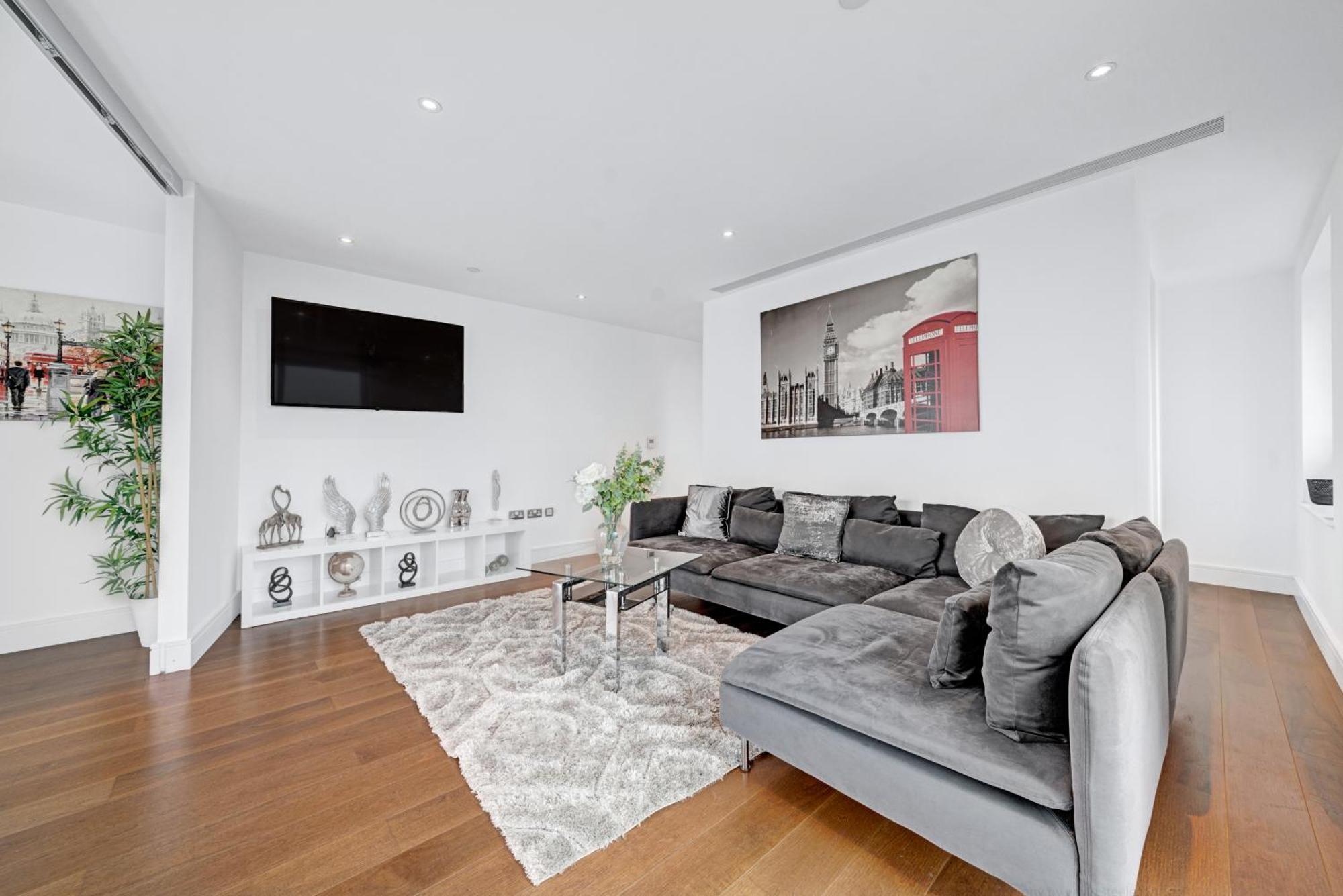 Modern Two Bed Serviced In Canary Wharf - Perfect For Long Stay, Business, Leisure And Relocations *