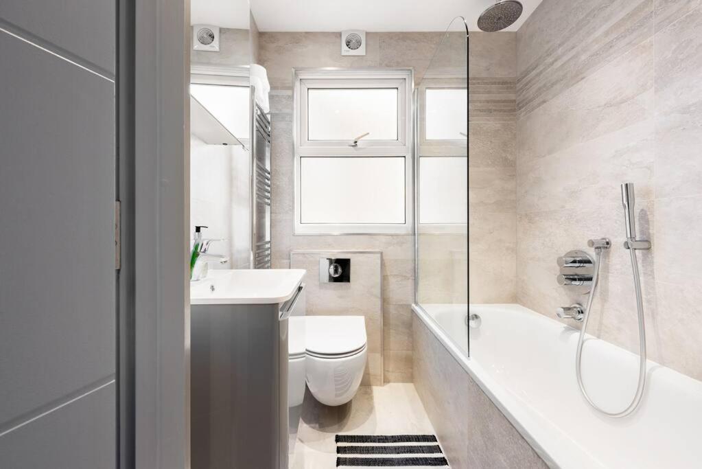 Luxurious & Modern 2 Bedroom Notting Hill Townhouse Appartement Londen