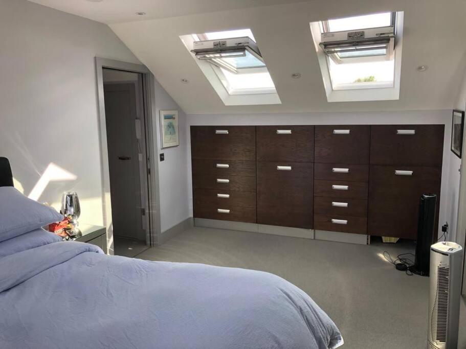 Luxurious & Modern 2 Bedroom Notting Hill Townhouse Londen