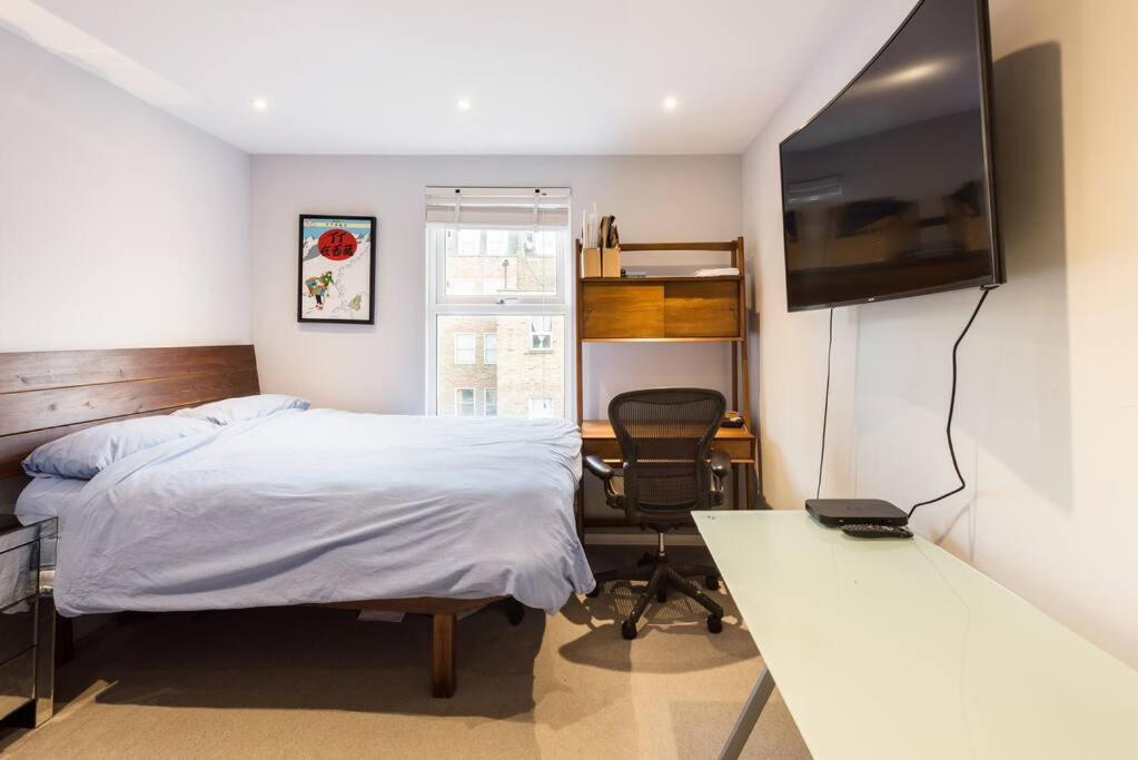 Luxurious & Modern 2 Bedroom Notting Hill Townhouse * Londen