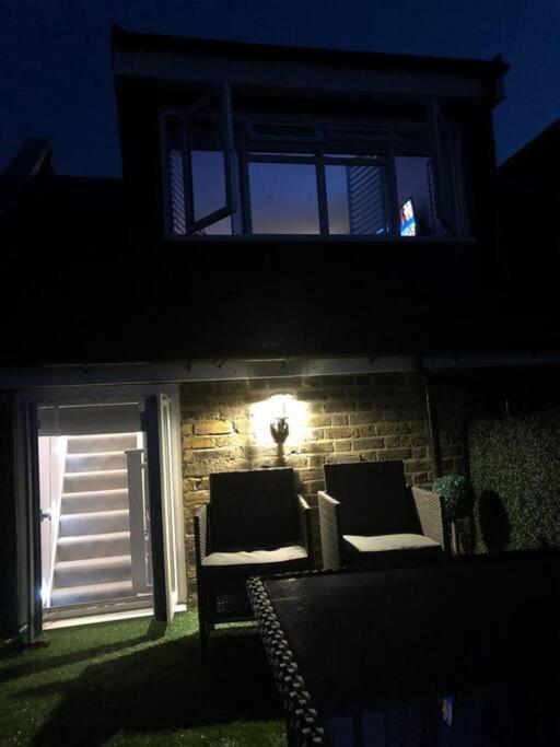 Appartement Luxurious & Modern 2 Bedroom Notting Hill Townhouse Londen