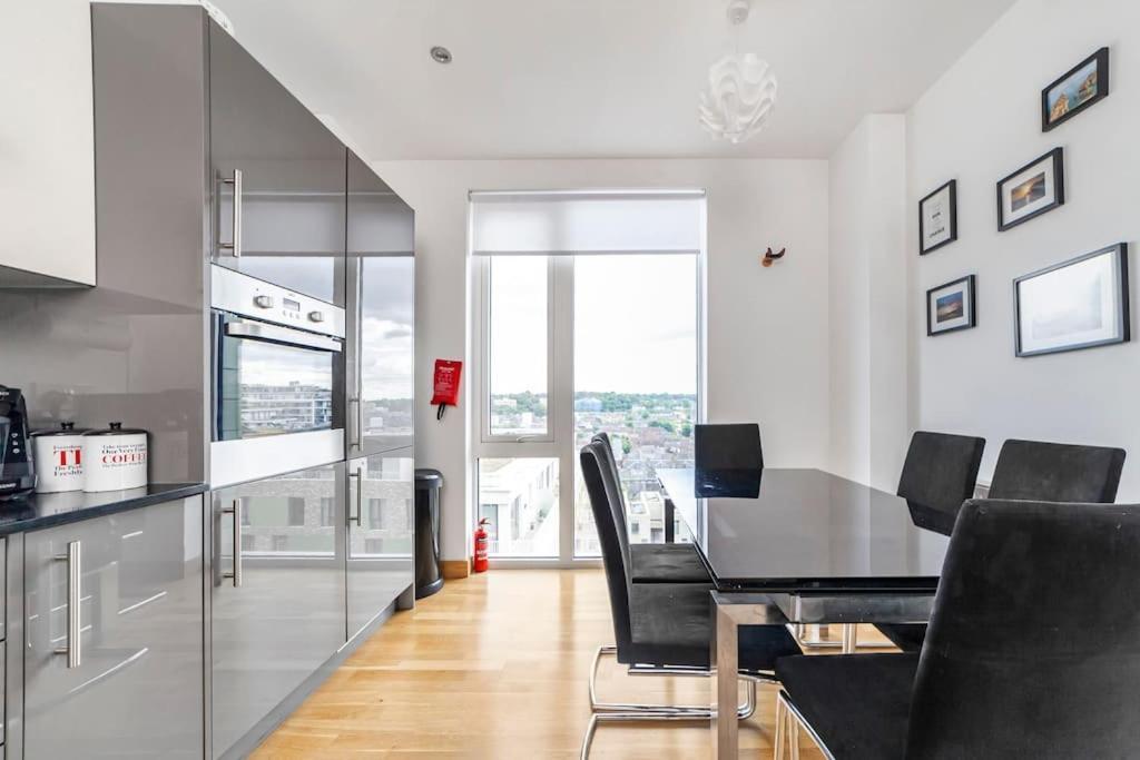 Apartment Modern 1-bed With Panoramic View In *