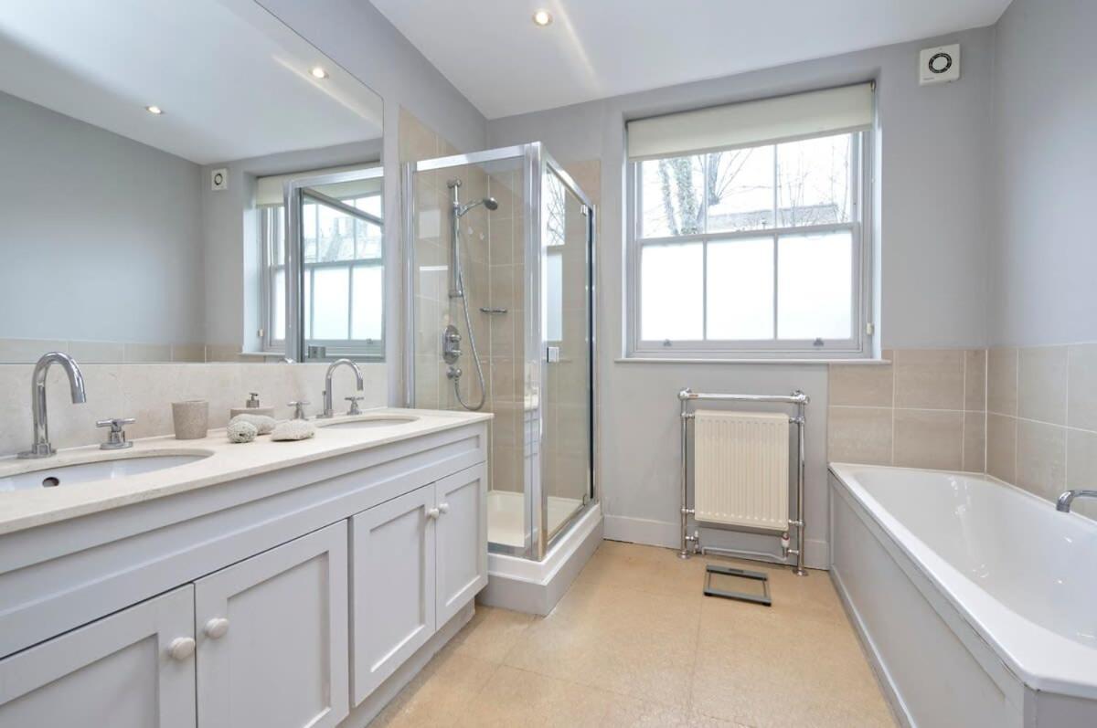 Long Discount Large Bright First-floor Flat London