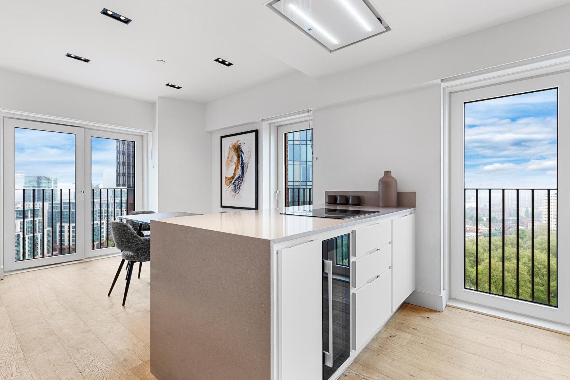 Heart Of Panoramic View 2 Bedroom Designer Luxury - Pool And Gym Access Londres