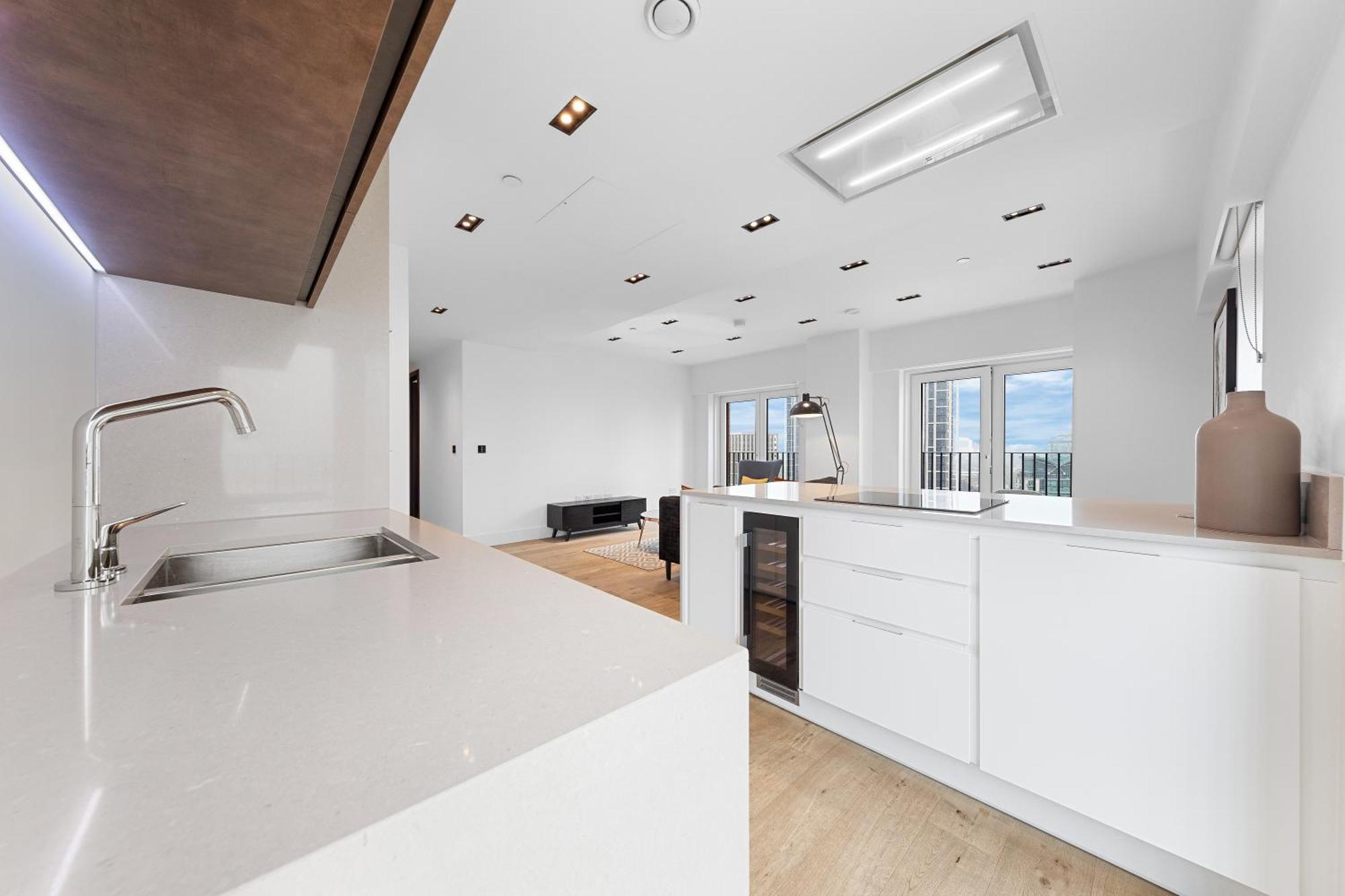 Heart Of Panoramic View 2 Bedroom Designer Luxury - Pool And Gym Access Apartamento Londres