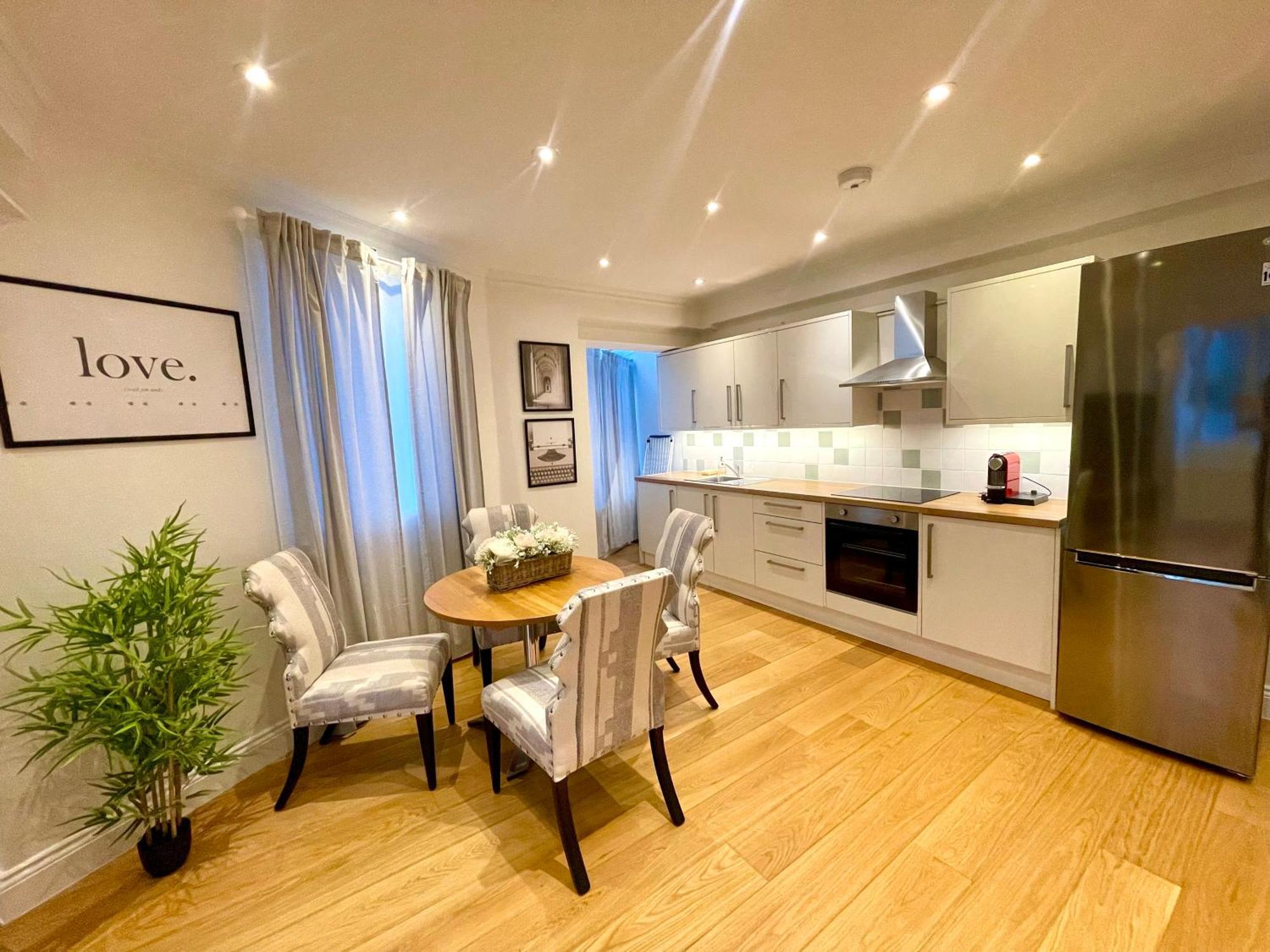 Modern 2 Beds Flat In Chelsea Apartment