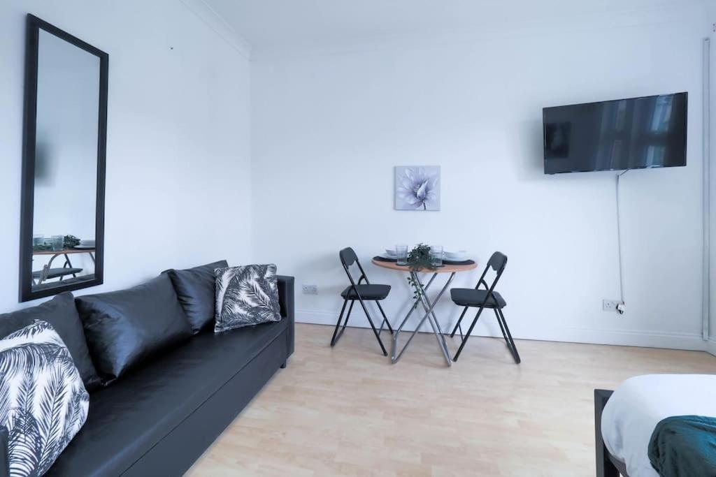 S5 Full In Kilburn With Kitchen Zone 2 * London