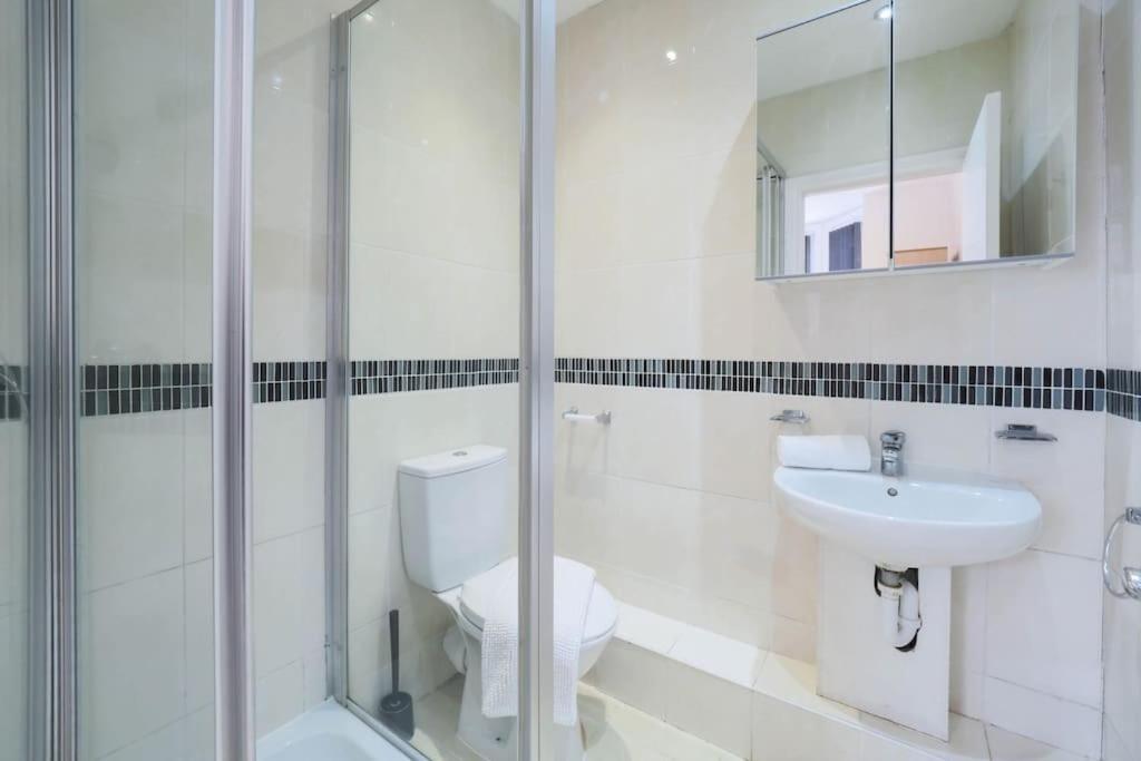 S3 Full In Kilburn With Kitchen Zone 2 London