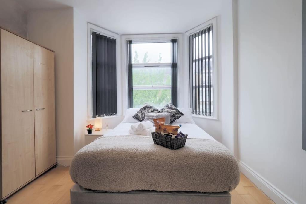S3 Full In Kilburn With Kitchen Zone 2 Apartment *