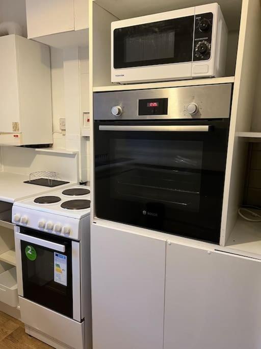 Entire 2 Bed Flat In * London