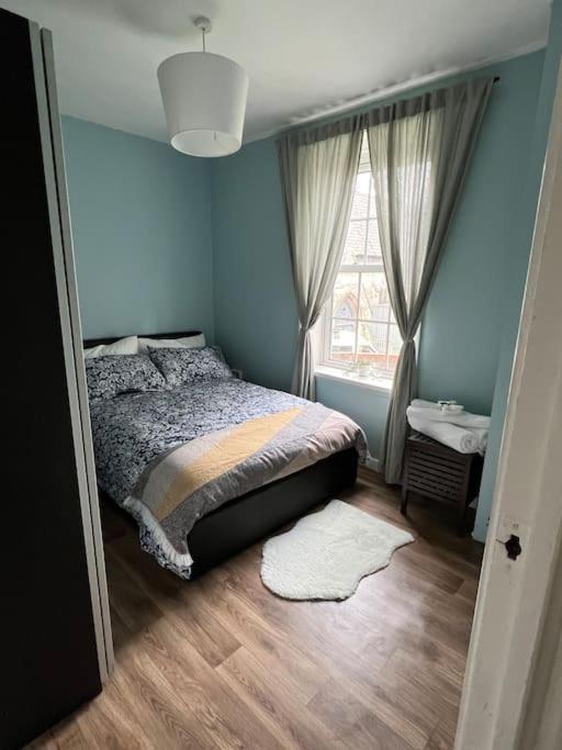 Apartment Entire 2 Bed Flat In London