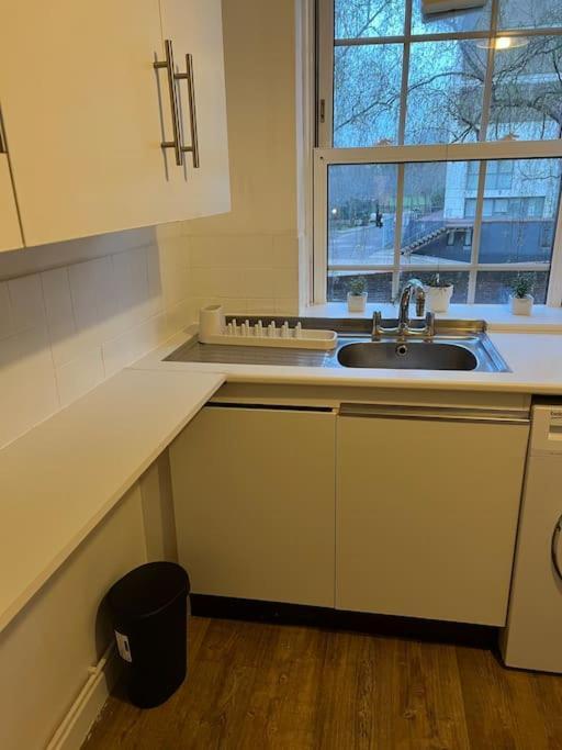 Entire 2 Bed Flat In Leilighet *