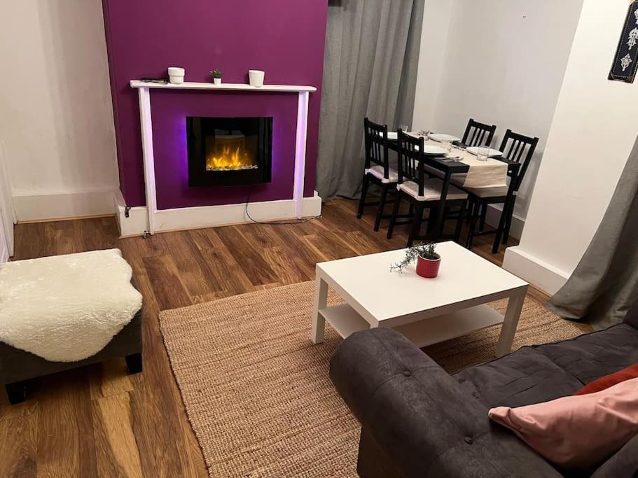 Apartment Entire 2 Bed Flat In
