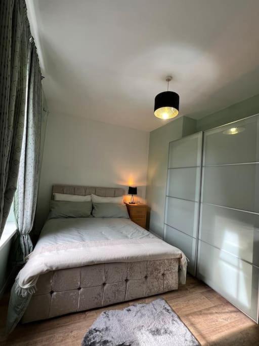 Entire 2 Bed Flat In