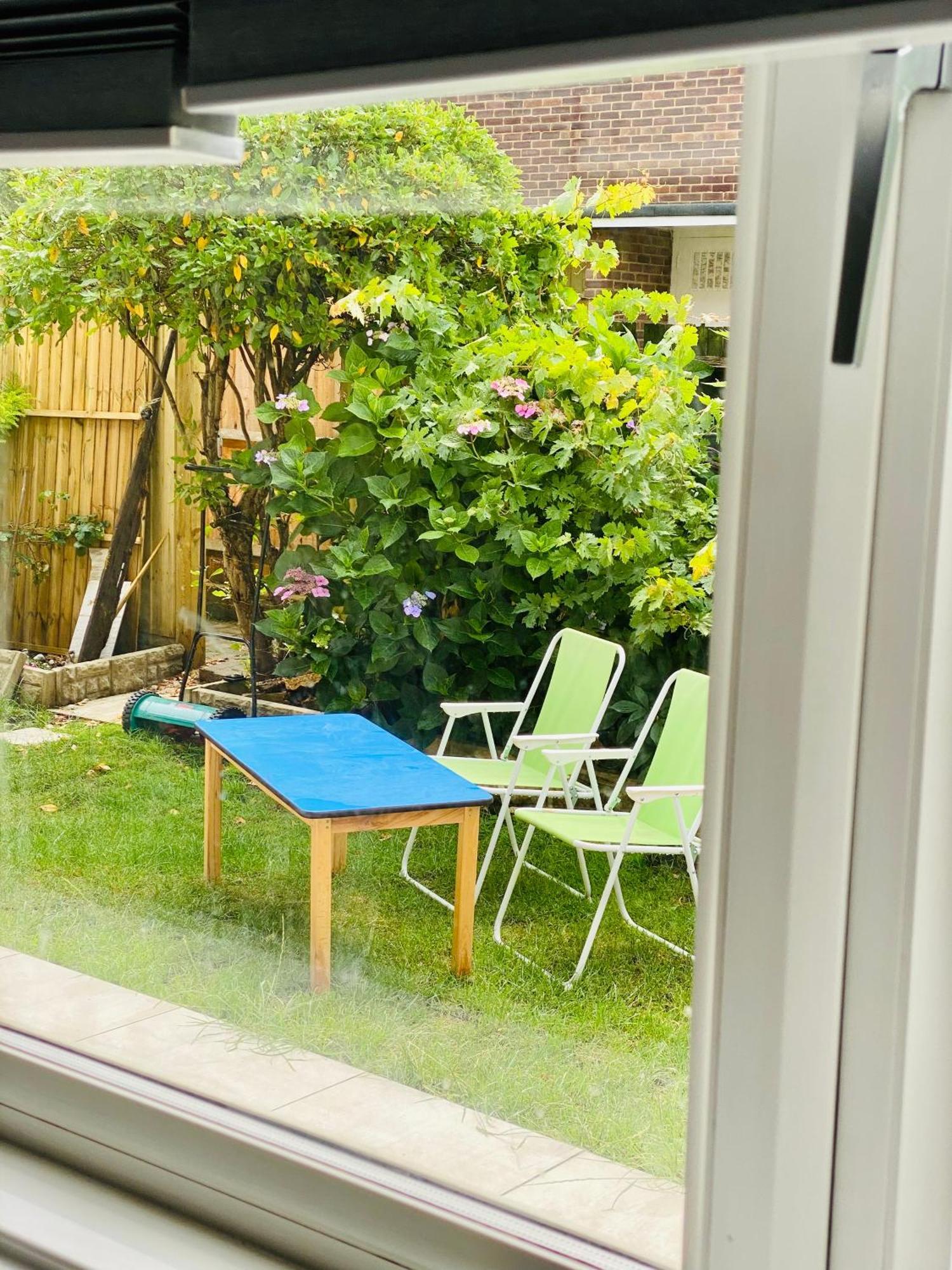 Privatunterkunft Richmond - Double Bedroom With Garden View